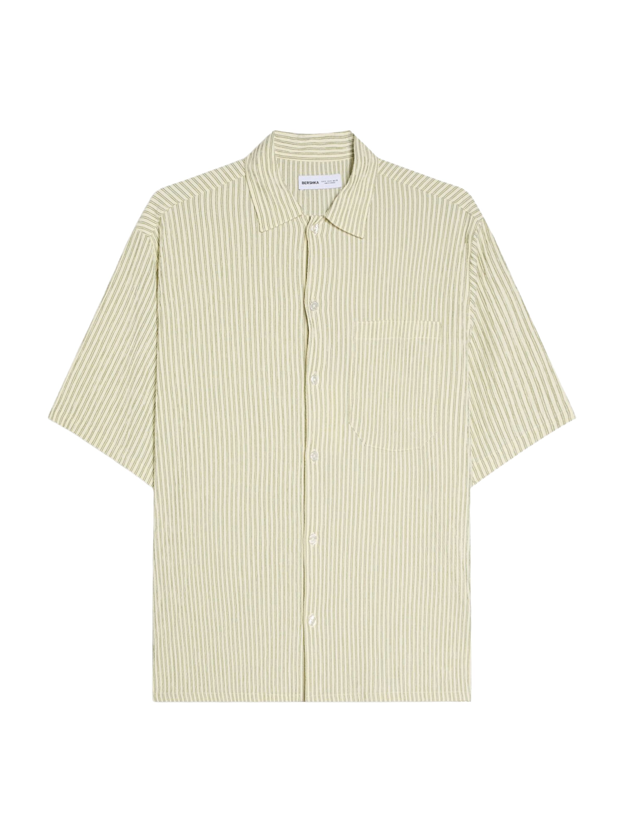 Bershka Comfort Fit Риза в зелено: отпред