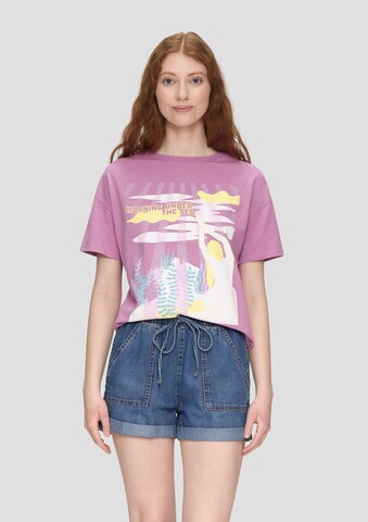 QS - Camisa em roxo: frente
