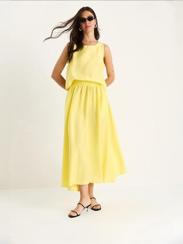 Costume Bianco Lucci en jaune
