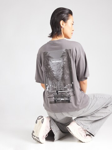 T-shirt 'NMMILLIE HOLLYWOOD' Noisy may en gris : devant