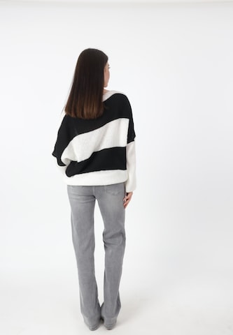 Elara Pullover i hvid