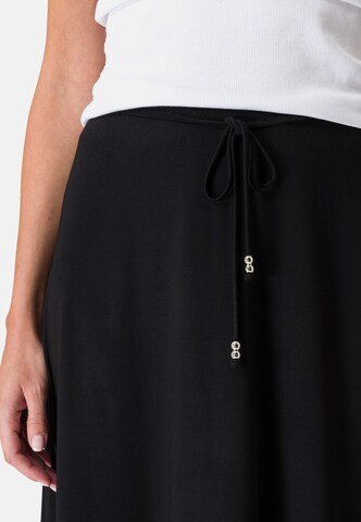 zero Skirt in Black