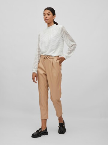 VILA Regular Pleat-front trousers 'Nille' in Beige