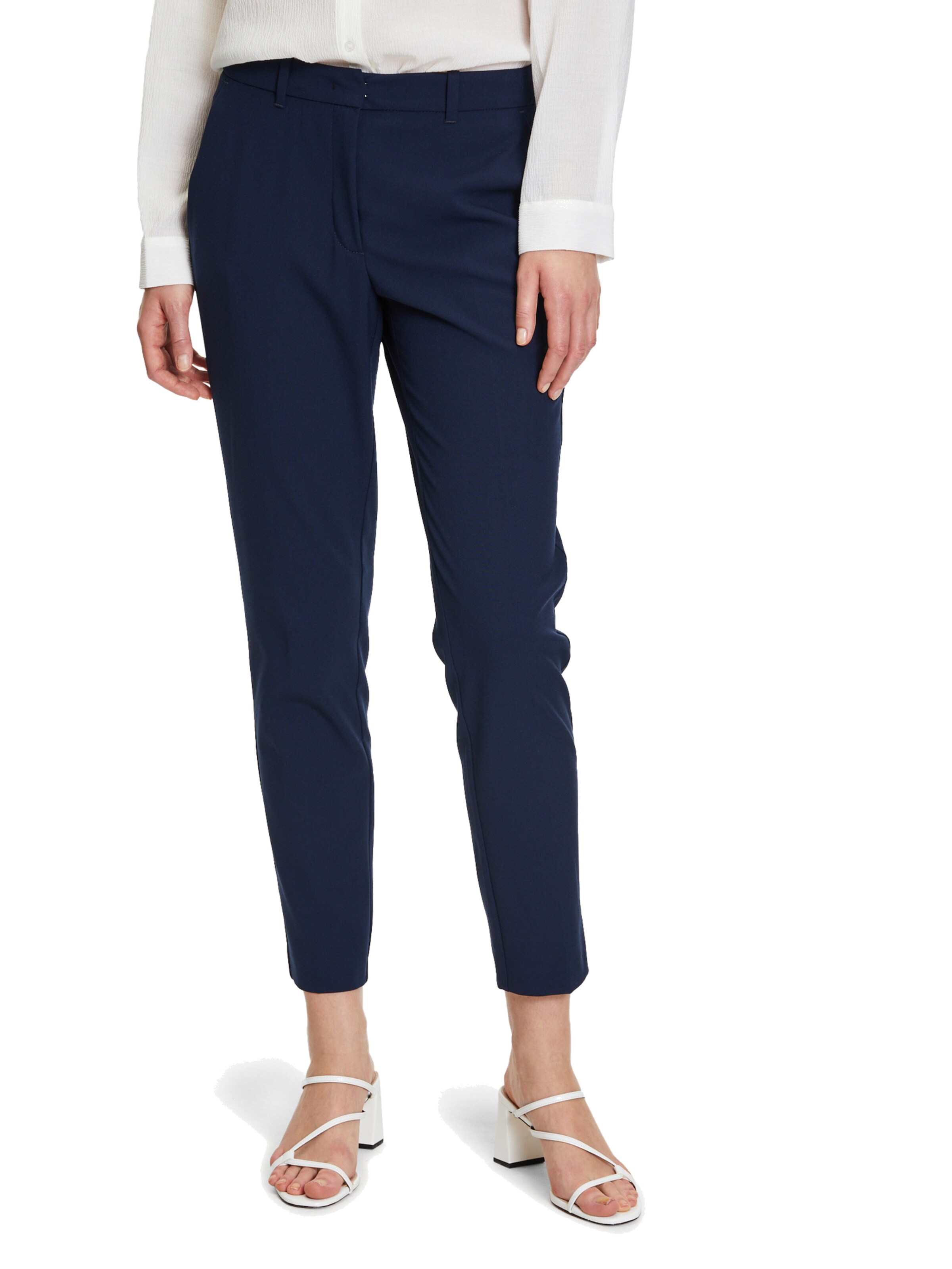 regular Pantaloni con piega frontale di Betty & Co in blu: frontale