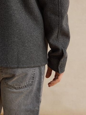 DAN FOX APPAREL Comfort fit Srajca 'Ali' | siva barva