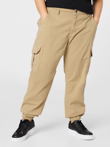 Tapered Pantaloni cargo di Urban Classics in beige: frontale