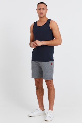 !Solid Regular Sweatshorts 'Nafko' in Grau