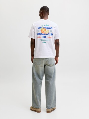 Tricou de la JACK & JONES pe alb: față