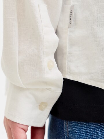 JJ Rebel Tavaline suurus Triiksärk 'JREBMOSS', värv valge