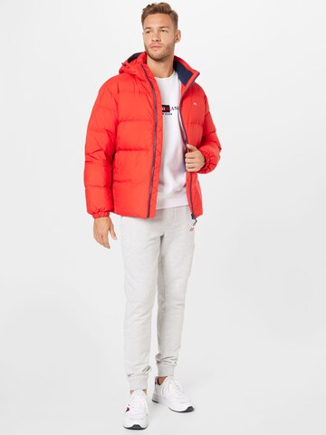 Tommy JeansZimska jakna - crvena boja