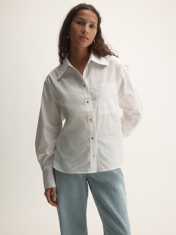KAVAZI Blouse in Wit: voorkant