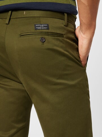 Banana Republic - Slimfit Calças chino em verde