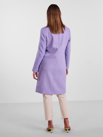 PIECES Płaszcz przejściowy 'Bea' w kolorze fioletowy