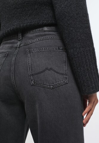 MUSTANG Regular Jeans 'Ava' in Black