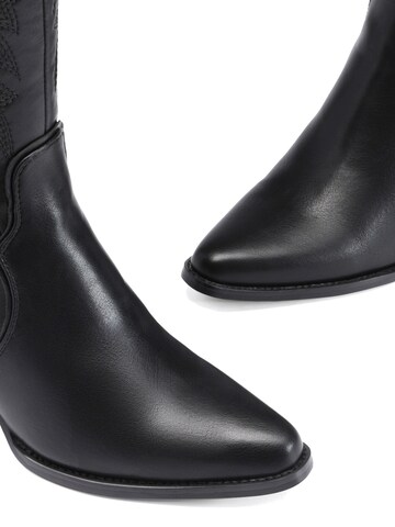 Dream Pairs Boots in Black
