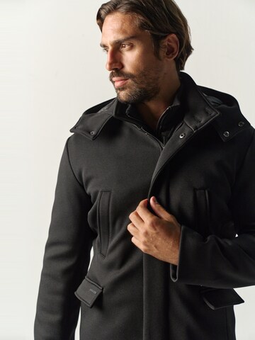 KOROSHI - Chaqueta de entretiempo en negro