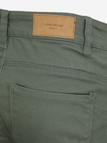 Skinny Jean 'HOT SEVEN' Vero Moda Petite en vert