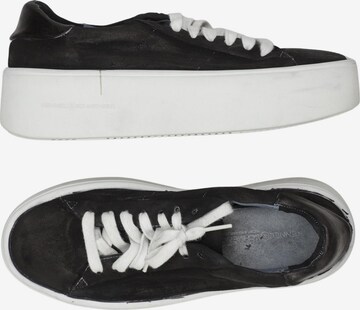 Kennel & Schmenger Sneaker 35 in Schwarz: Vorderseite