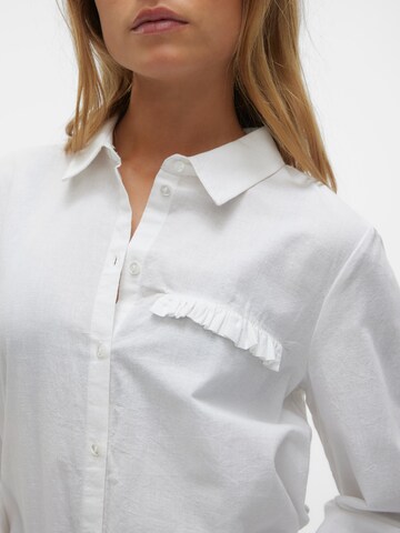 VERO MODA - Blusa 'ISABELLA' en blanco