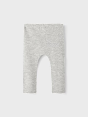 NAME IT - Skinny Leggings 'Orm' em cinzento