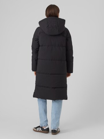 VERO MODA Wintermantel 'Madelyn' in Zwart