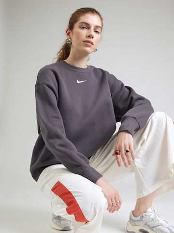 Nike SportswearSweater majica 'PHNX FLC' - siva boja: prednji dio