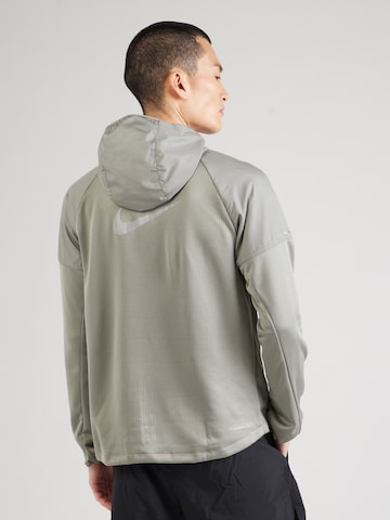 NIKE - Chaqueta deportiva 'Sphere Miler' en gris: frente