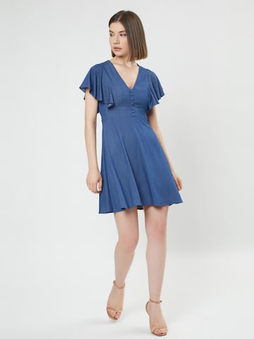 Influencer Sukienka w kolorze niebieski