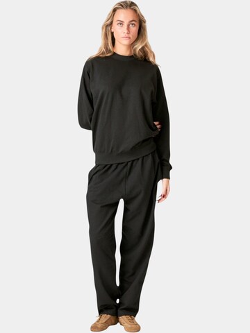 TEESHOPPEN Sweatshirt in Black