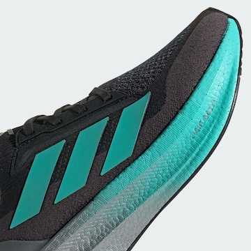 Chaussure de course 'Mercedes - AMG Petronas Formula One Team' ADIDAS PERFORMANCE en noir