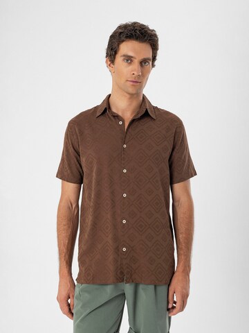 Antioch Regular fit Button Up Shirt in Brown: front