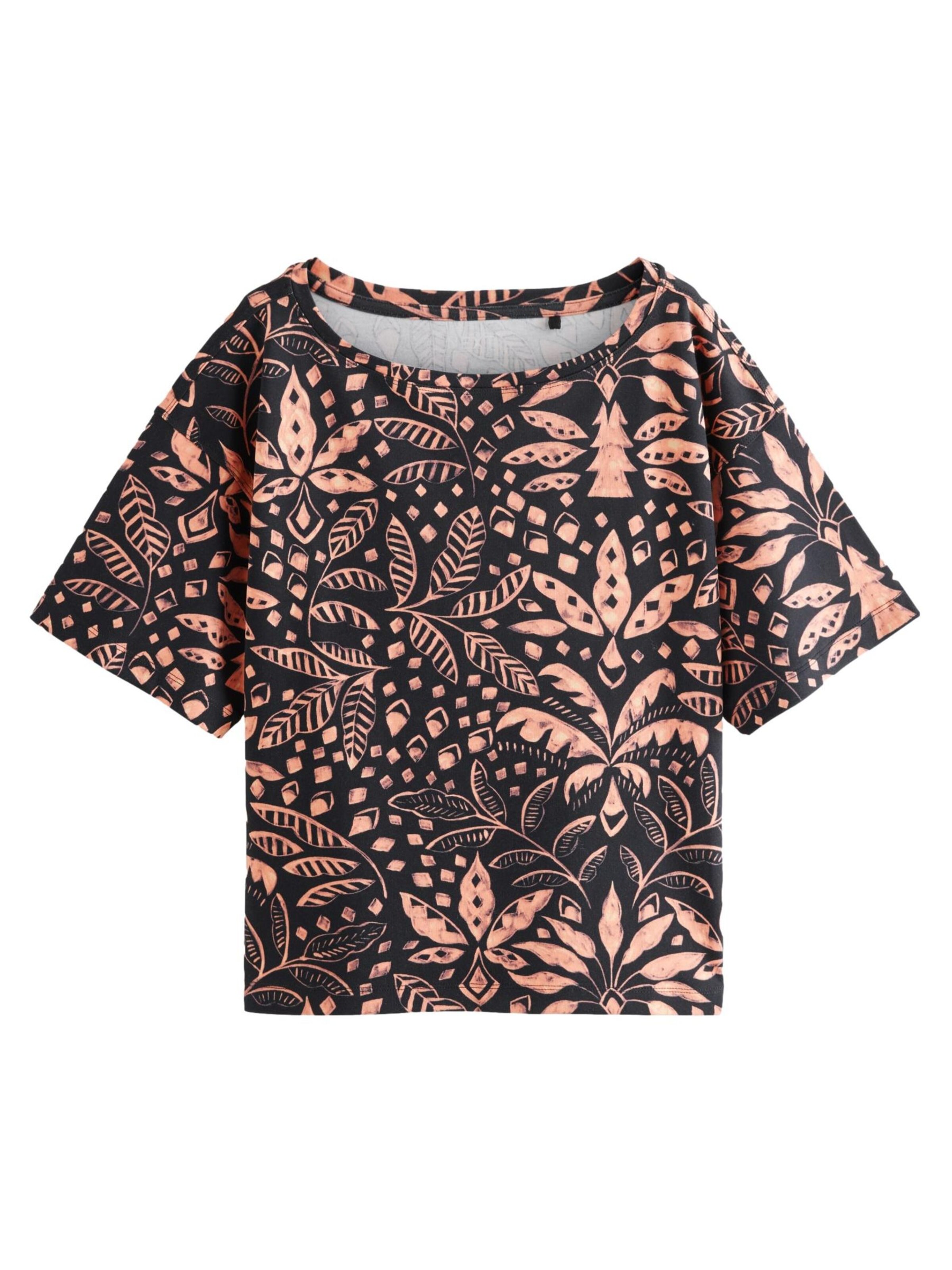 Next Shirt in Black: front