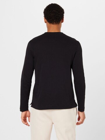 TOMMY HILFIGER - Camiseta en negro