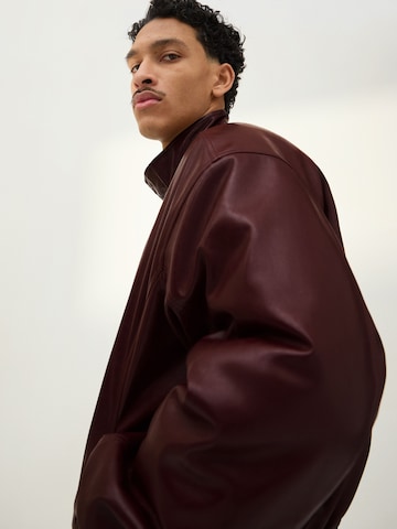 Bershka Tussenjas in Rood