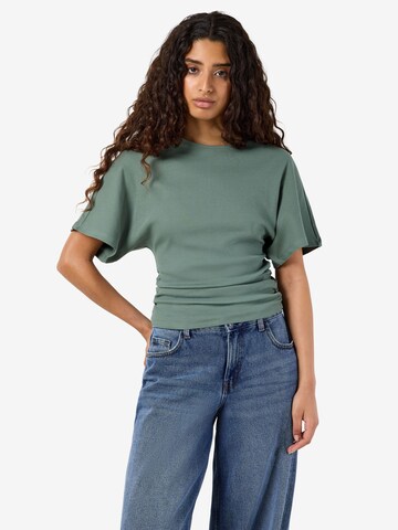 Noisy may Shirt 'NMAbbi' in Groen: voorkant