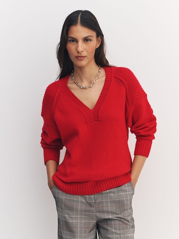 raudona Next Megztinis: priekis