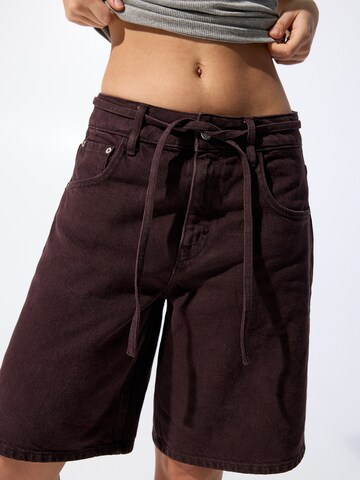 Regular Jeans de la Pull&Bear pe maro