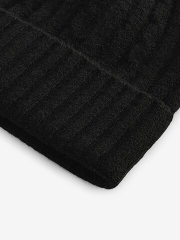 Next Beanie in Black