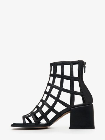 Sandalo '53-920' di Estro in nero