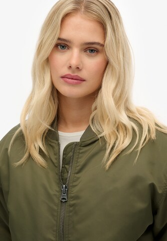 Veste mi-saison 'Ma1' Superdry en vert