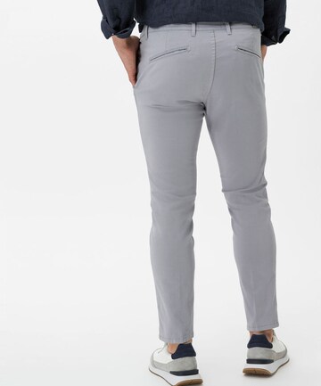 Regular Pantalon chino 'Silvo' BRAX en gris : derrière