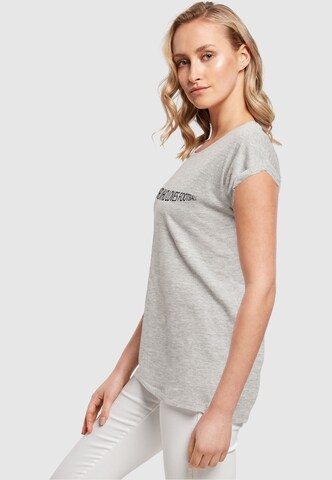 Merchcode T-Shirt 'Football Girl' in Grau