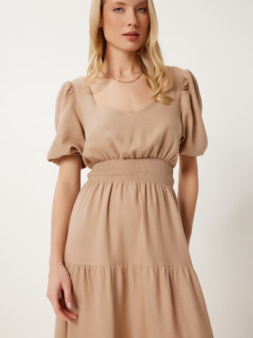 Abito di Happiness İstanbul in beige
