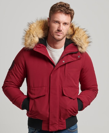 Superdry Tussenjas in Rood: voorkant