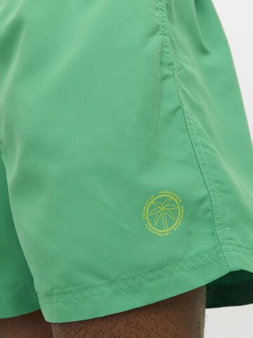 Shorts de bain 'Fiji' JACK & JONES en vert