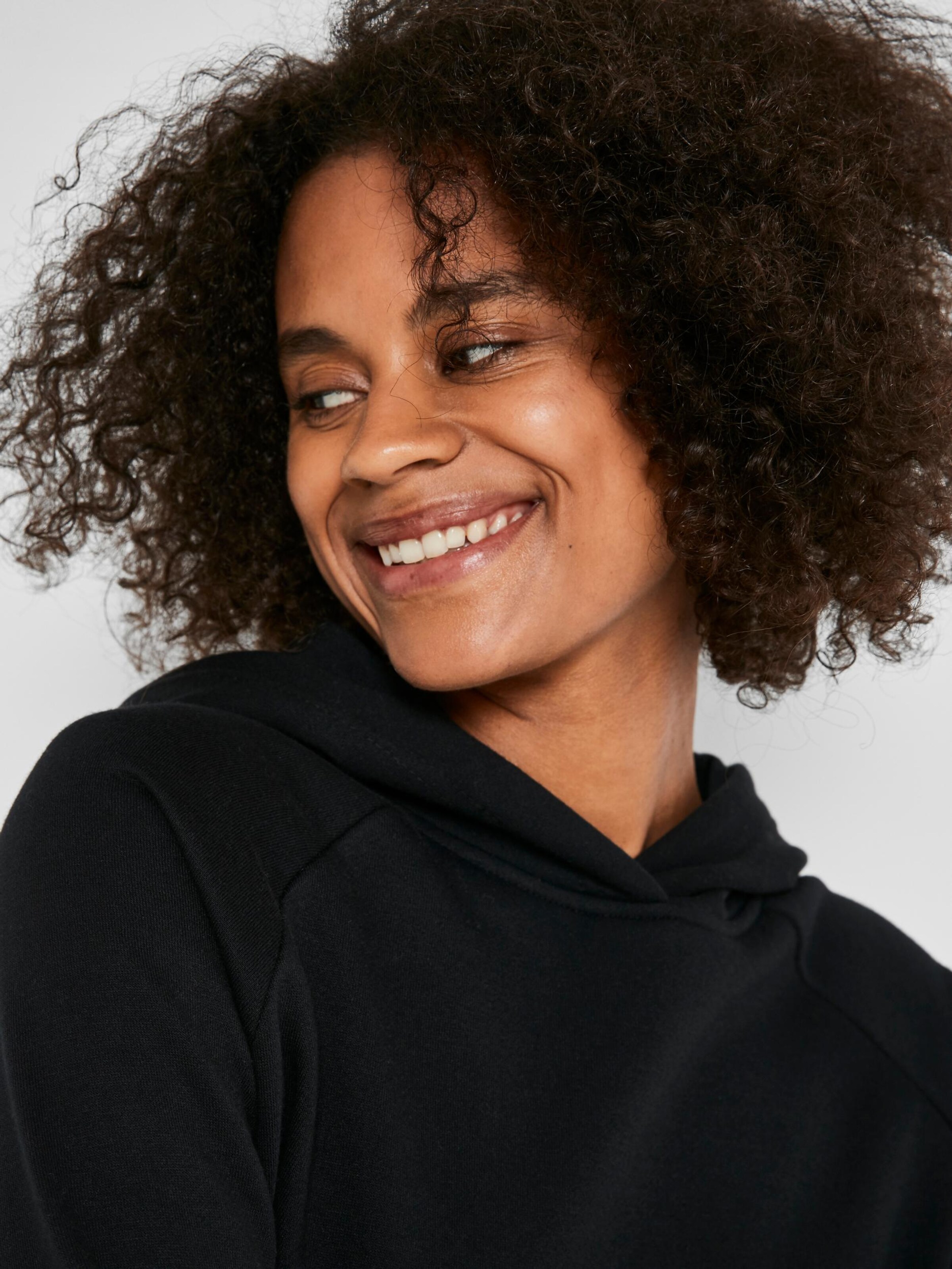 Frauen Sweat Noisy may Sweatshirt 'Helene' in Schwarz - GM33138 Frauen Sweat Noisy may Sweatshirt 'Helene' in Schwarz - GM33138