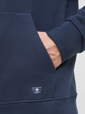 JACK & JONES Sweatshirt in Blauw