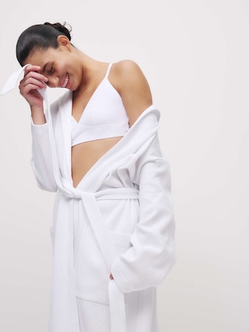 Accappatoio lungo di Marks & Spencer in bianco