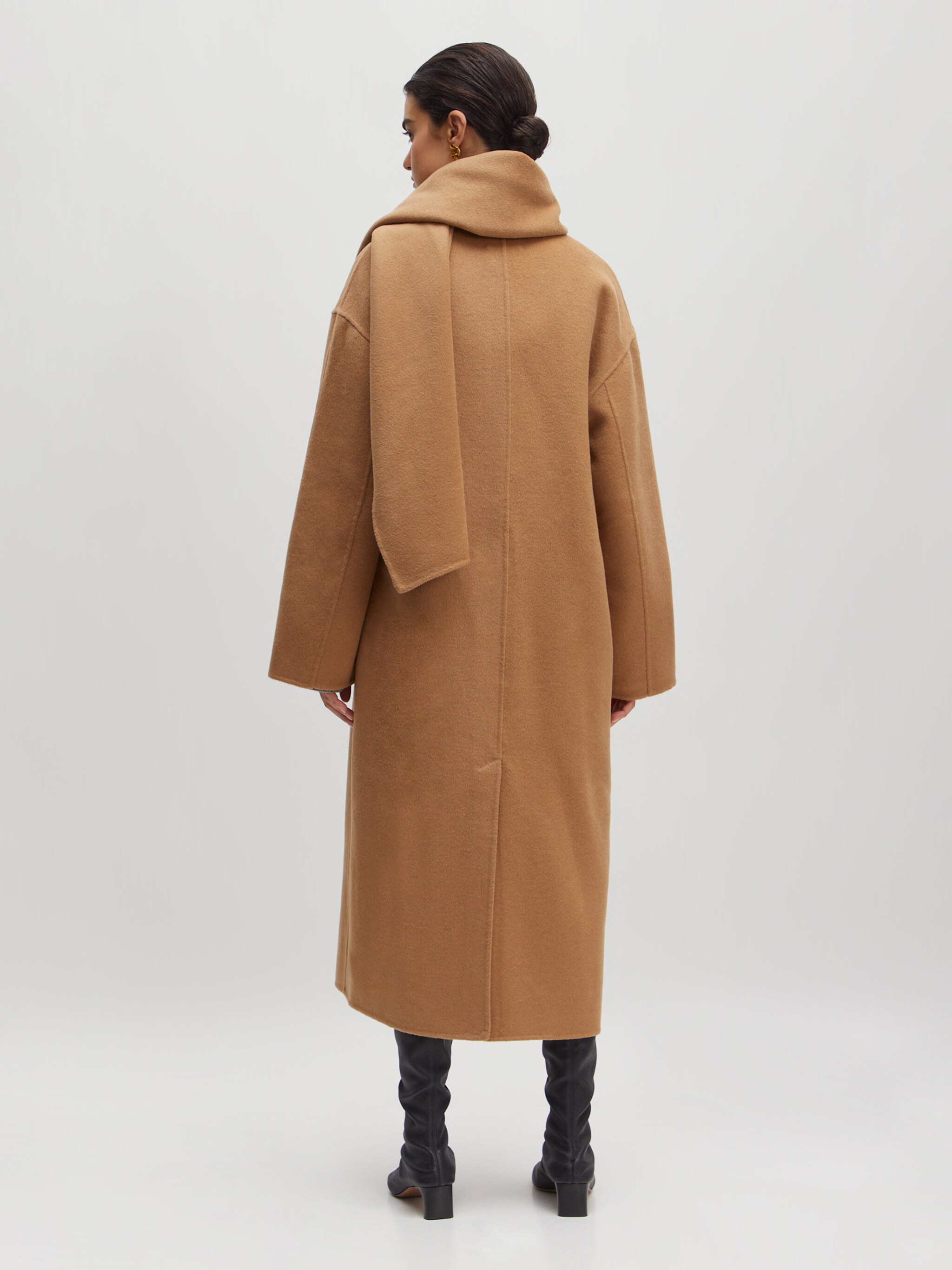EDITED Producten Tussenmantel 'Carter' Camel