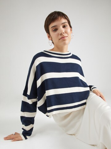 Pull-over Trendyol en bleu : devant